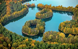 Bottrop: Aerial view, Lake Heidesee, islands with autumn