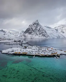 Hamnoy: Aerial view, place Hamnoy in winter, Reinefjord