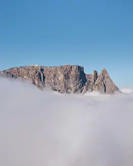 Rosengarten: Aerial view, sea of fog around the Schlern Berg