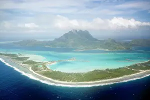 Plane: Aerial view from small commuter plane of