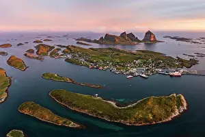Skerry: Aerial view of Tr~na Island in the evening, Traena