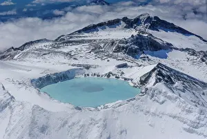 Tongariro: Aerial view of a tuquoise crater lake on top of