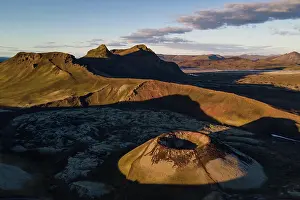 Landmannalaugar: Aerial view, volcanic crater Sttur, NorEurn mshraun