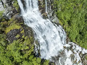 Keywords High: Aerial view of waterfall Tvindefoss (or: Tvinnefoss)