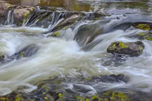 Steffen & Alexandra Sailer: Affric River - wild river Affric cascading through
