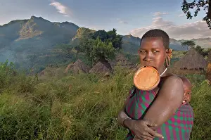 Janis: Africa, Ethiopia, Omo region, Kibish. Suri-tribe