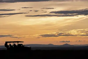 Jeep: Africa, Kenya, Northern Serengeti Plains, Maasai