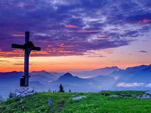 Hoher: Ahornb&, x23a3396e;kopf with summit cross, view at