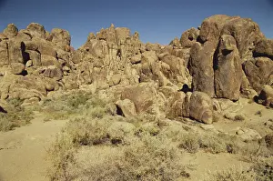 Jointing: Alabama Hills, California