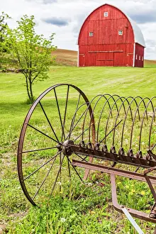 Vintage: Albion, Washington State, USA. Red barns and antique