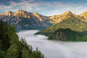 Gebirge: Almsee im Nebel, Totes Gebirge, Almtal, Salzkammergut