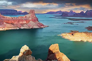 Lakeland: Alstrom Point, Lake Powell, in the evening light