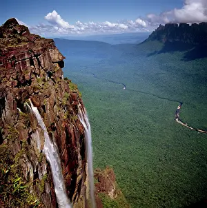 Tepui: Angel Falls and Mount Auyantepui (Auyantepuy, Devil's