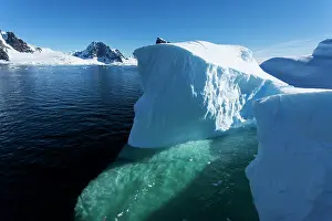 Tabular: Antarctica, Aerial view of massive tabular