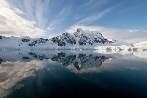 Penninsula: Antarctica, Antarctic Penninsula. Paradise