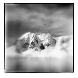 Lemaire: Antarctica, Blurred black and white image