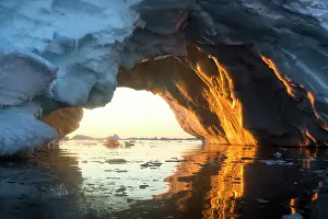 Arched: Antarctica, Petermann Island, Setting midnight