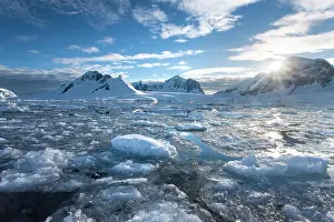 Fills: Antarctica, Port Lockroy, Ice fills Nuemeyer