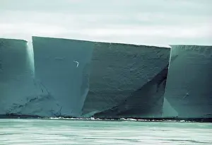 Edwin Mickleburgh: ANTARCTICA - Ross Ice Shelf / Ice Cliffs