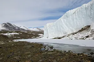 Oceanic: Antarctica, Ross Sea, Dry Valleys. Canada