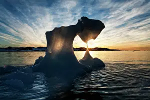 Torgersen: Antarctica, Setting midnight sun lights