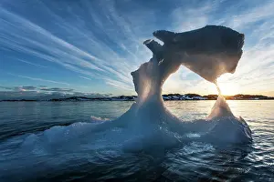 Torgersen: Antarctica, Setting midnight sun lights