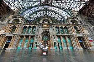 Stations: Antwerp Centraal railway station in Antwerp, Belgium