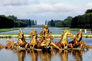 Arts: Apollo Fountain (Bassin d&, x92;Apollon), Palace