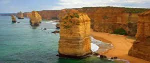 Twelve: Twelve Apostles - morning at the sandstone rock