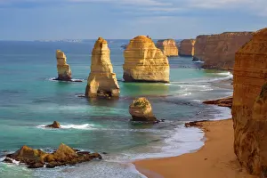 Twelve: Twelve Apostles - morning at the sandstone rock formations