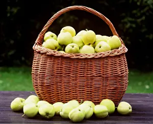 Baskets: APPLES - in basket