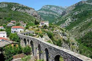 Aqueduct: Aqueduct in the historical settlement, Stari Bar