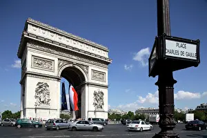 Driving: Arc de Triomphe at Place de Charles de Gaulle
