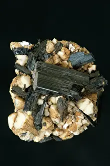 Feldspar: Arfvedsonite & Feldspar