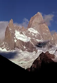 Fitz: ARGENTINA - Cerro Fitz-Roy Mountains, Altitude 3441 m