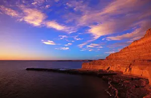 Piramide: Argentina - Punta Piramide at sunset