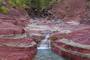 Waterton: Argillite sedimentary mineral layers