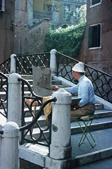 Ardea London: Artist painting on bridge