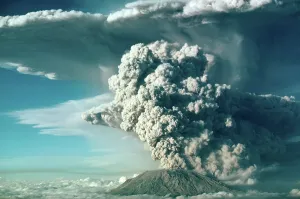 Helens: Ash Plume, Mount St. Helens