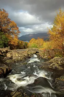 Derwent: Ashness Bridge in autumn looking towards Derwent