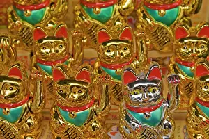 Traditions: Asian mascot Maneki Neko