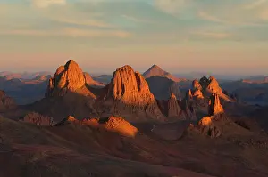 Ventures: Assistant's Cream Mountains - Tin Akscheker