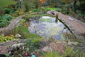 Attractive: Attractive large artificial garden pond