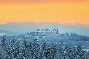 Scary: Augustusburg Hunting Lodge in the wintry Ore Mountains