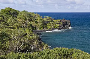 Ausblick: Ausblick im Waianapanapa State Park an der Strasse