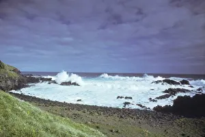 Crashing: AUSTRALIA, Victoria, Phillip Island - Rugged coastline