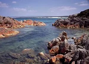 Auscape - Named Photographers: Australia - View south from Eddystone Point across