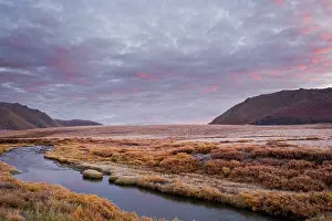 Yukon: Autumn colors on a frosty fall morning