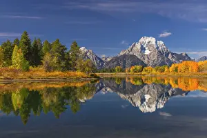 Teton: Autumn view of Mount Moran and Snake River, Grand