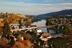 Rhein: Autumn view of Rhine River from Munot Castle